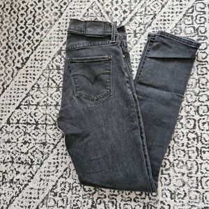 Levi's 311 Shaping Skinny Jeans Size 26 in Black